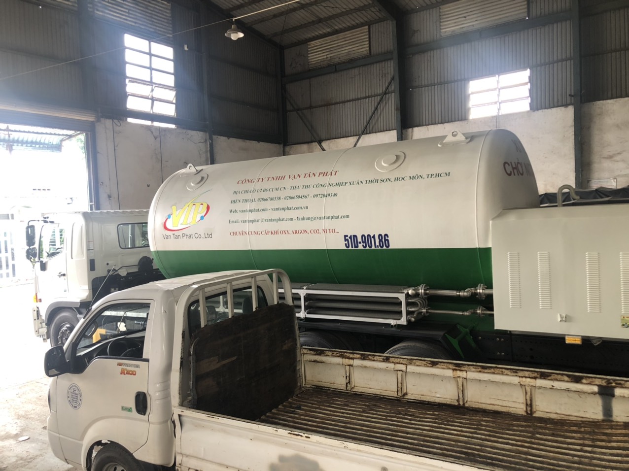 xe bồn chở oxy lỏng